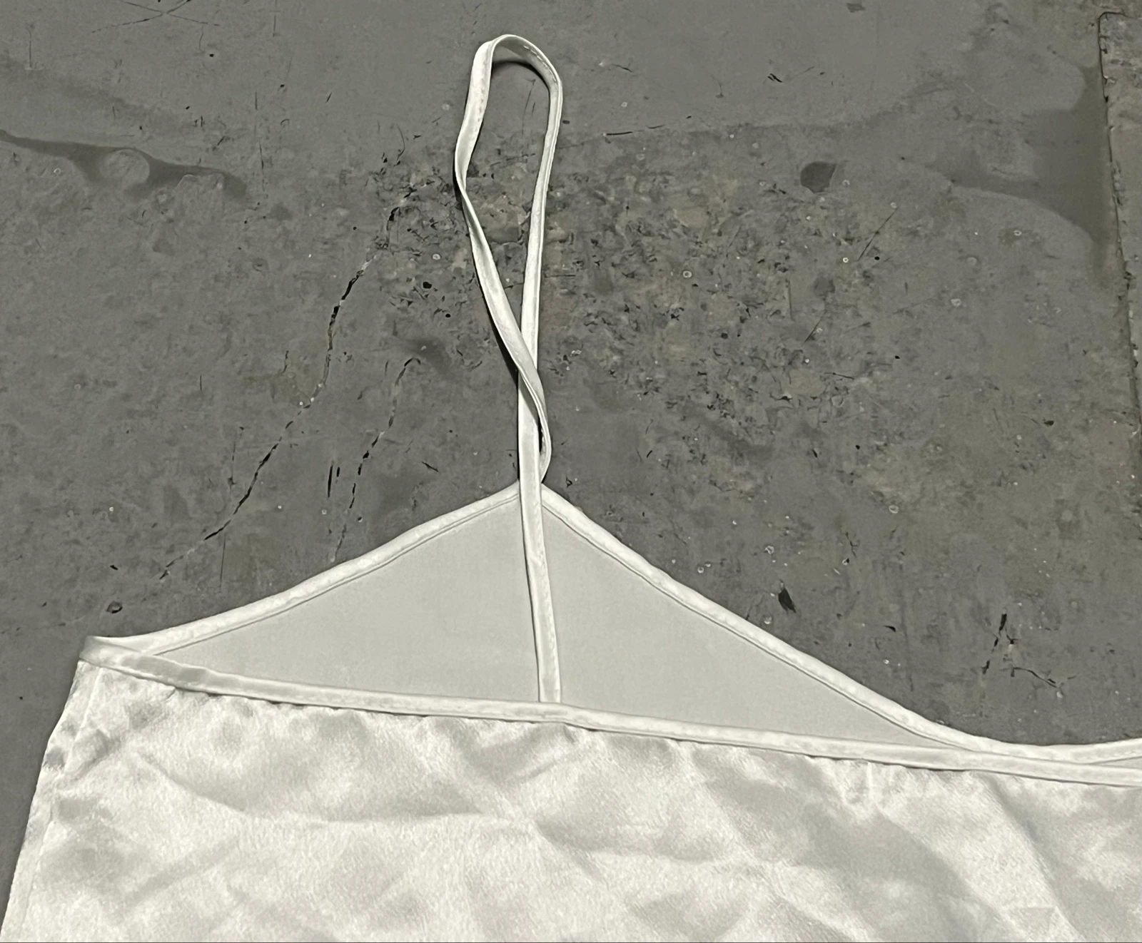 Top lencero satén blanco con tirantes  – photo 12